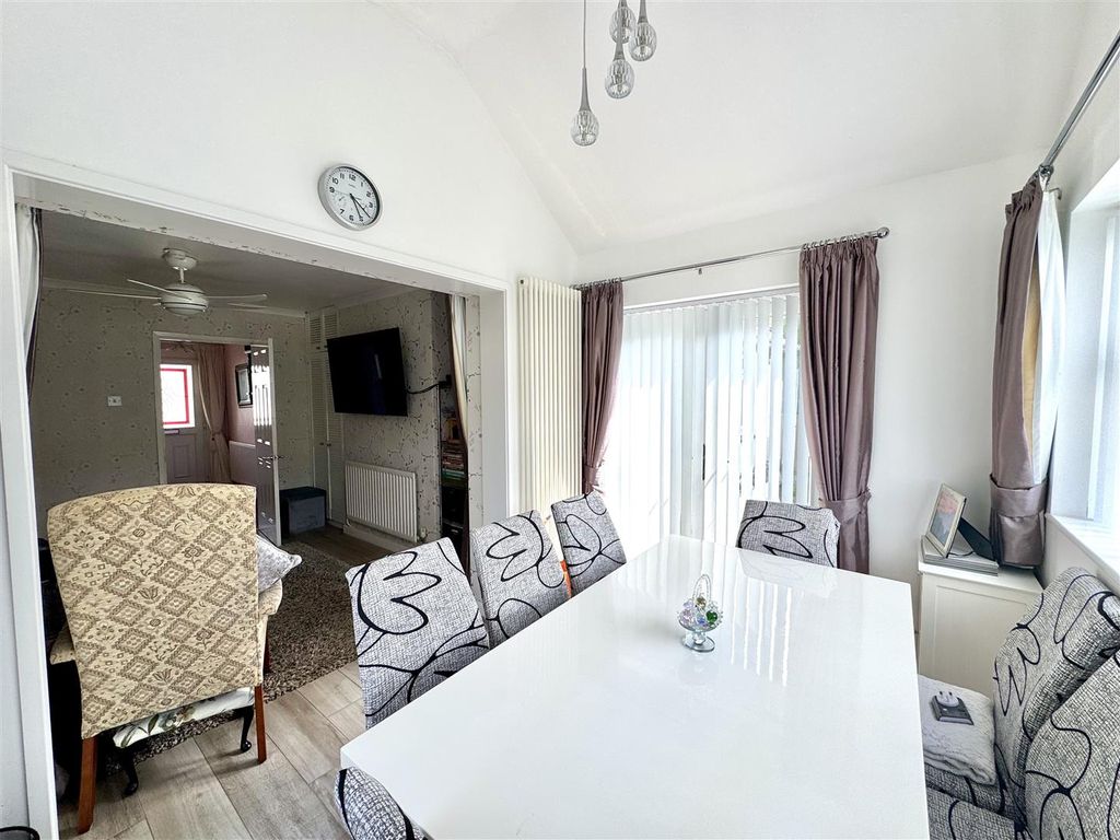 Property photo 3 of 24 Dining Area