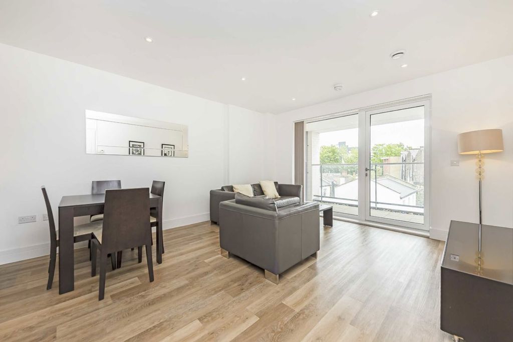 Property photo 2 of 8