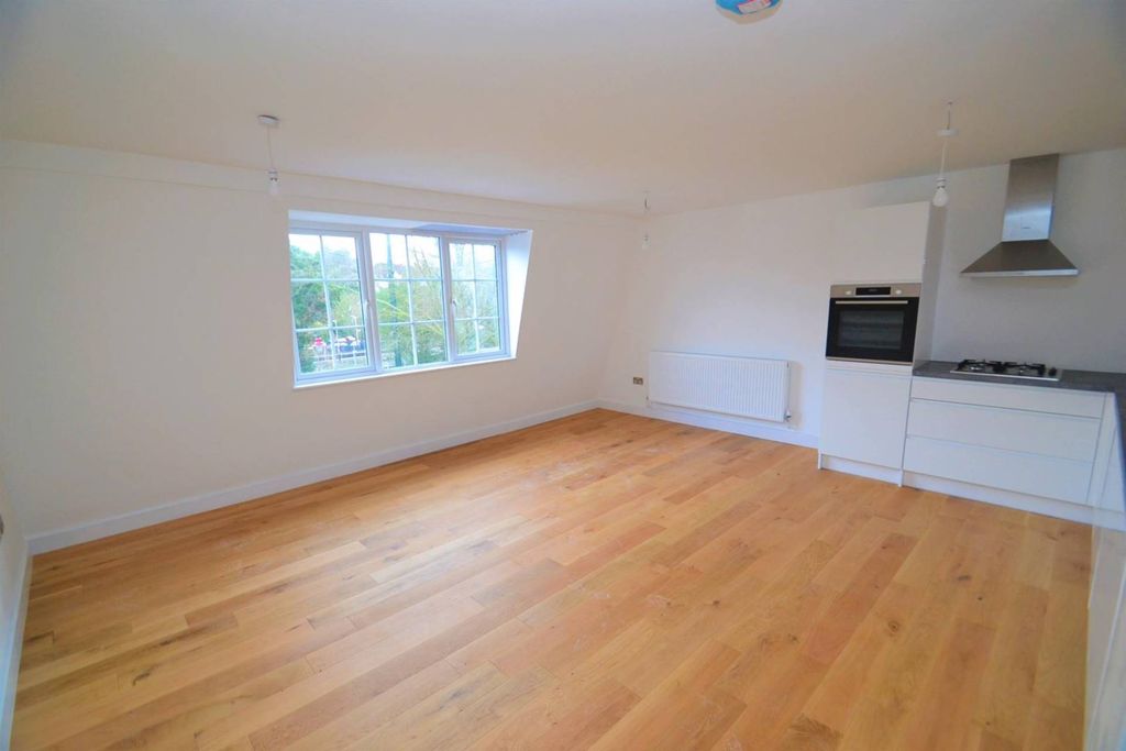 Property photo 3 of 10 Photo