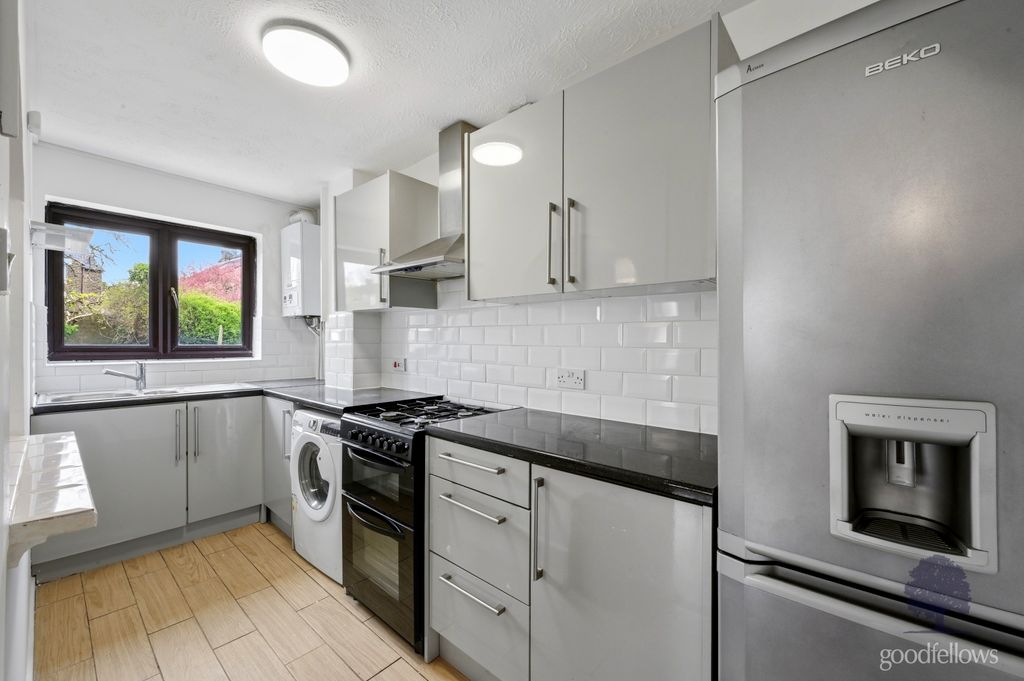 Property photo 3 of 11 Picture No. 01