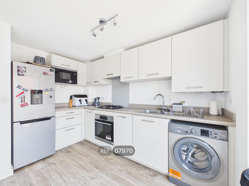Property photo 2 of 14 Kitchen