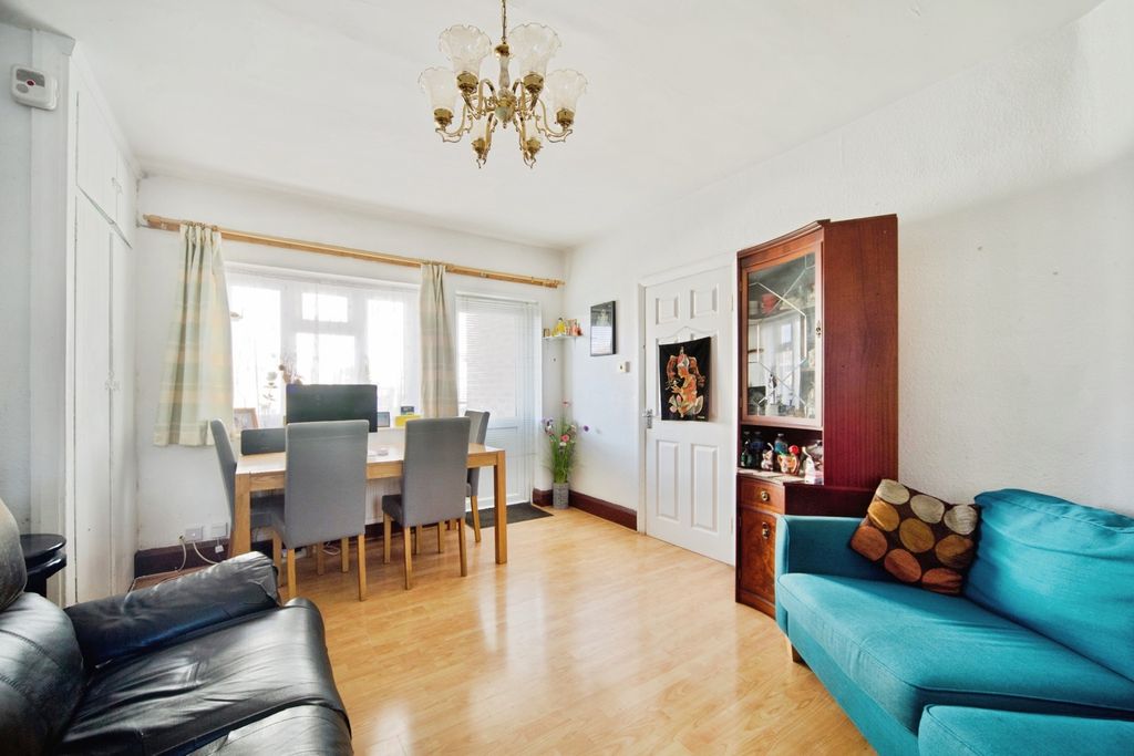 Property photo 3 of 15 Photo