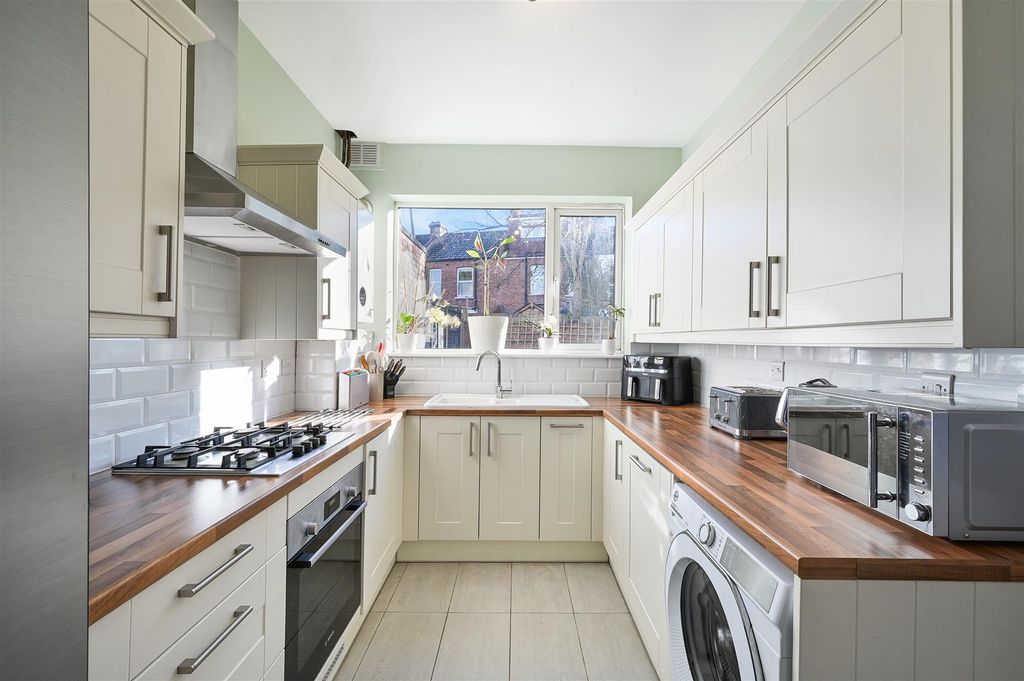 Property photo 3 of 13 Liberty Avenue, 23 (6).Jpg