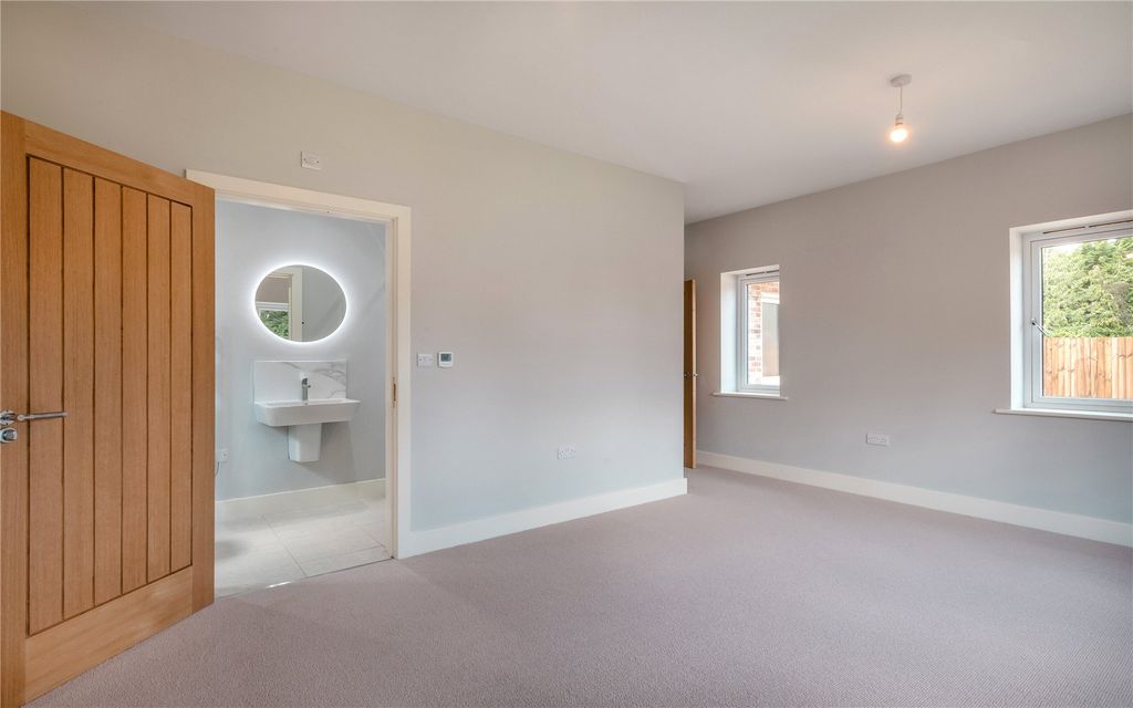 Property photo 3 of 15 Picture No. 06