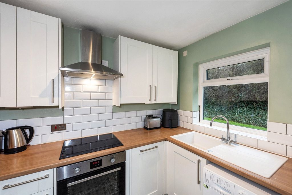 Property photo 2 of 13 Picture No. 11