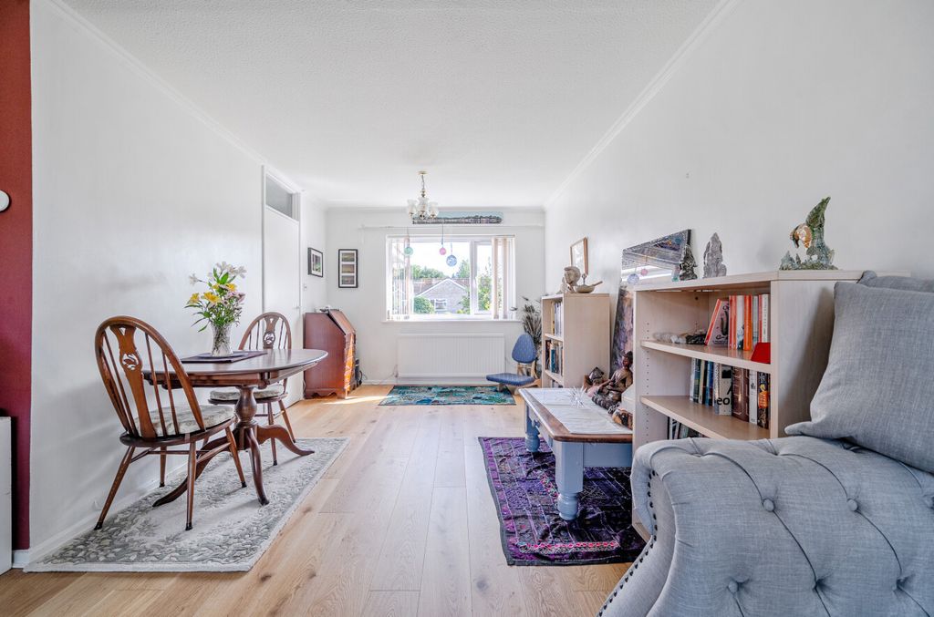 Property photo 3 of 25 1346927-19-68B873...