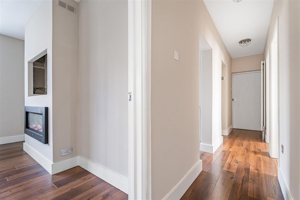 Property photo 3 of 21 3