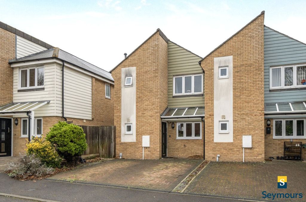 Property photo 1 of 18 Off-Street Parking