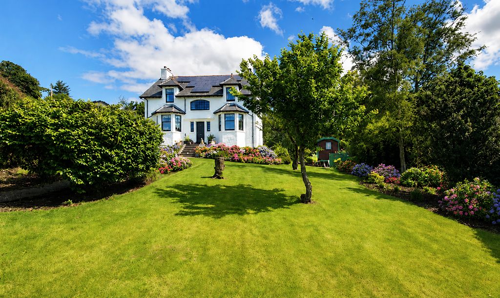 Property photo 1 of 59