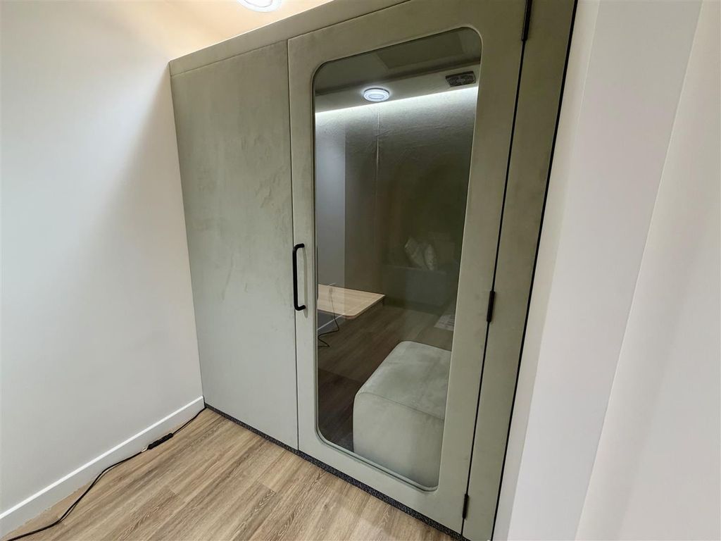 Property photo 3 of 15 Working Pod.Jpeg