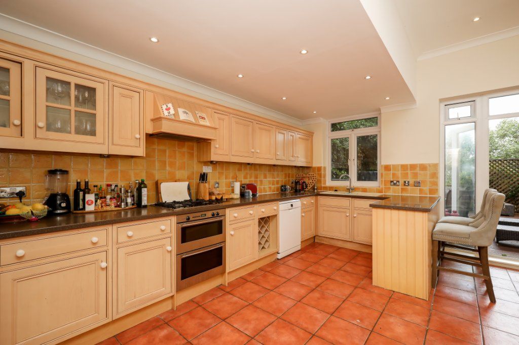Property photo 2 of 18 Picture No. 44