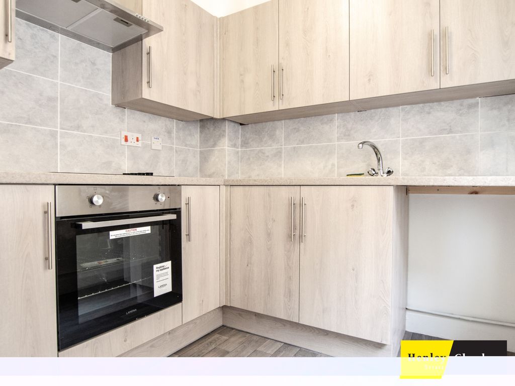 Property photo 1 of 4 Kitchen
