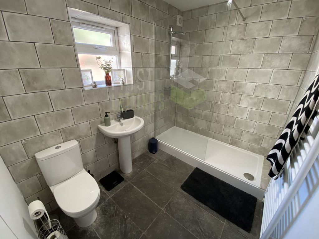 Property photo 3 of 19 Photo 10