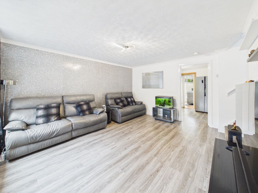 Property photo 2 of 37
