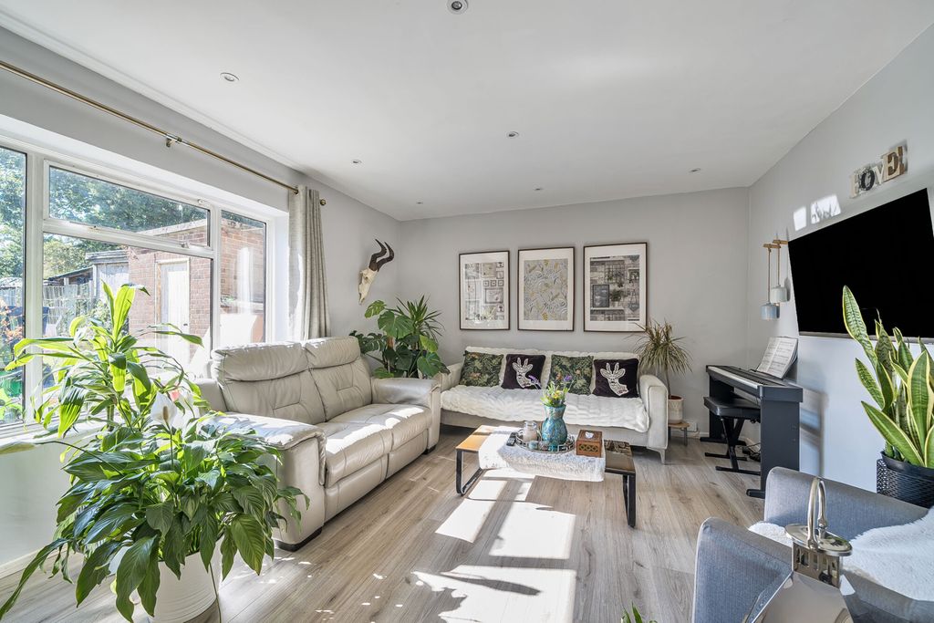 Property photo 1 of 20 1357771-11-68cd7A...