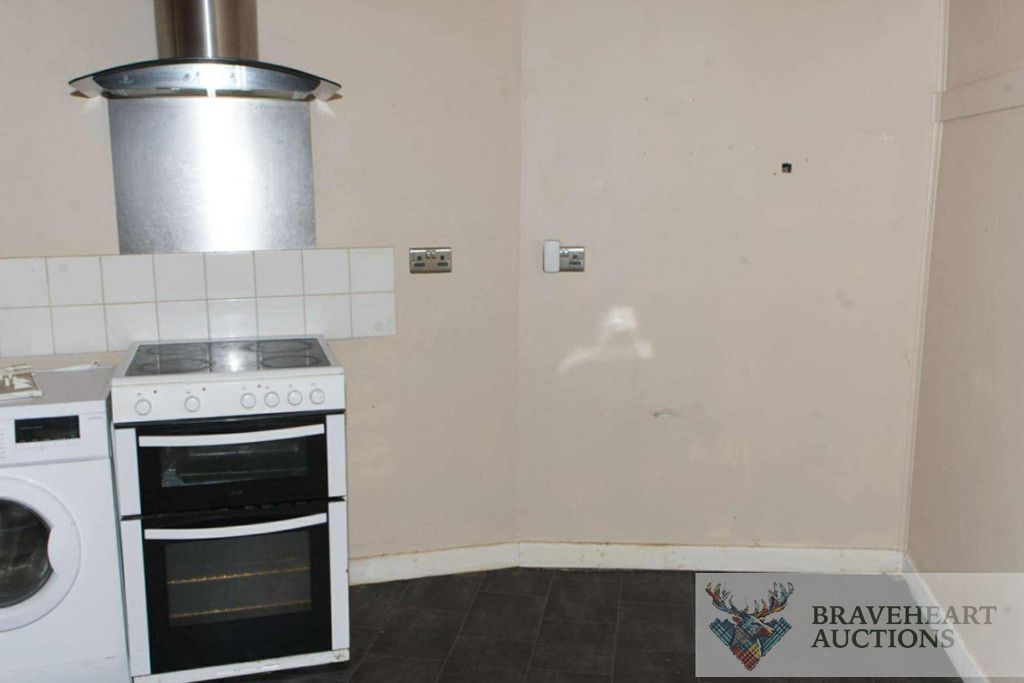 Property photo 3 of 12 Photo 2