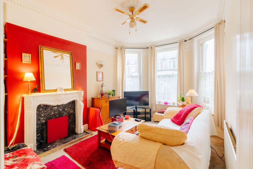 Property photo 1 of 8 7