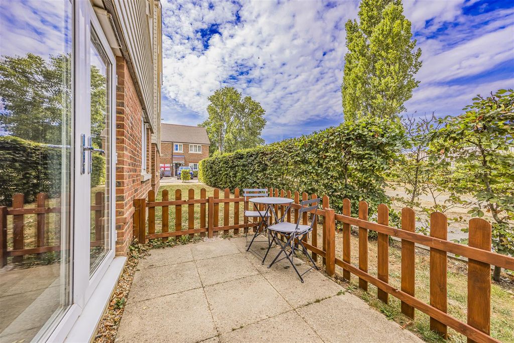 Property photo 2 of 11 Priors Orchard, Southbourne-Porticomarketing-Nexa-