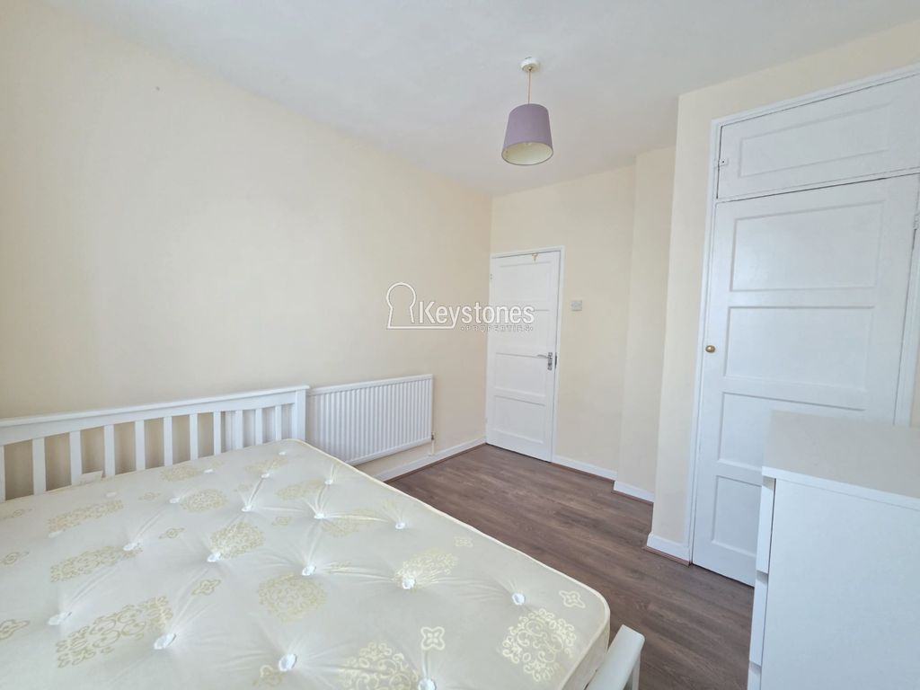 Property photo 2 of 10 Double Bedroom
