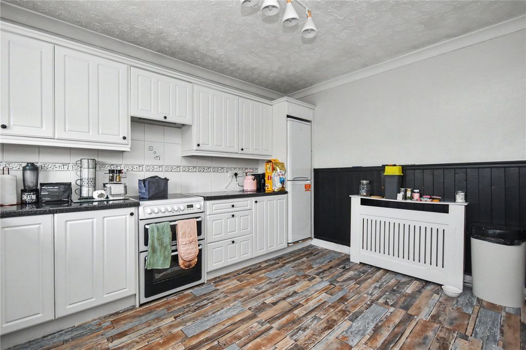Property photo 3 of 17 Picture No. 14