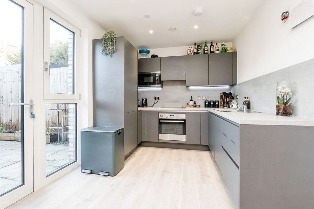 Property photo 2 of 22 Pbox-Img.Jpg