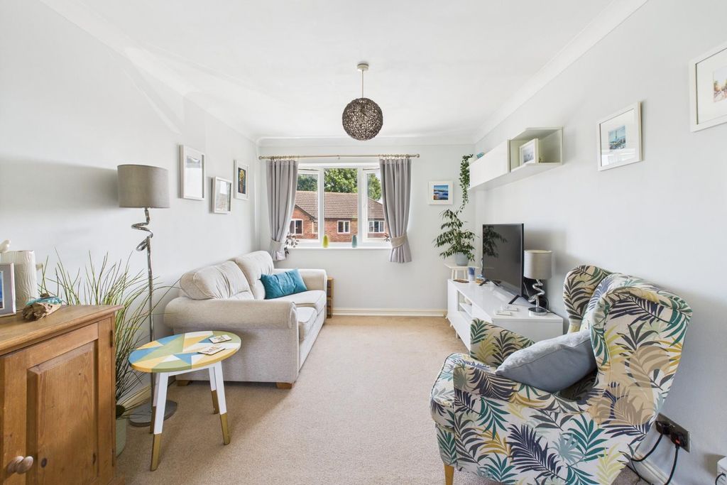 Property photo 3 of 14 Cam05668G0-Pr0005-Still004.Jpg