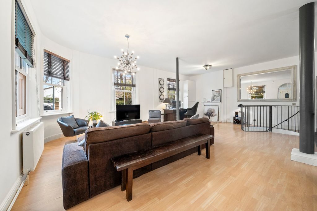 Property photo 1 of 21