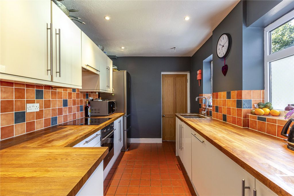 Property photo 2 of 17 Picture No. 10