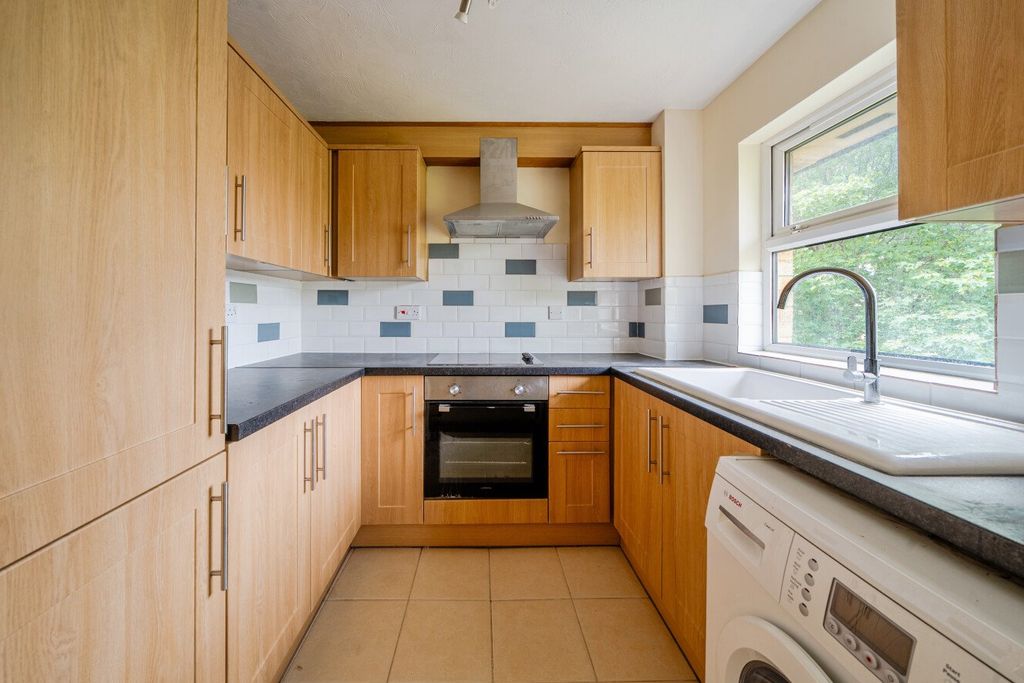 Property photo 2 of 6 Picture No. 08