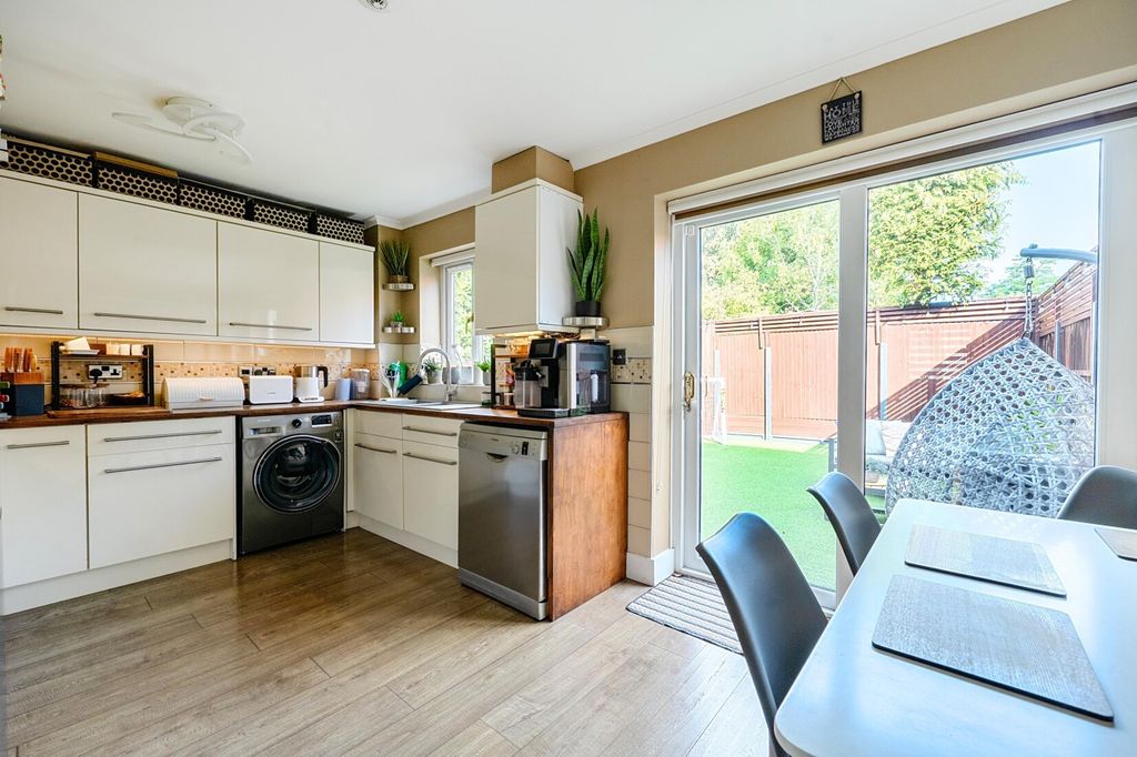 Property photo 3 of 16 Kitchen