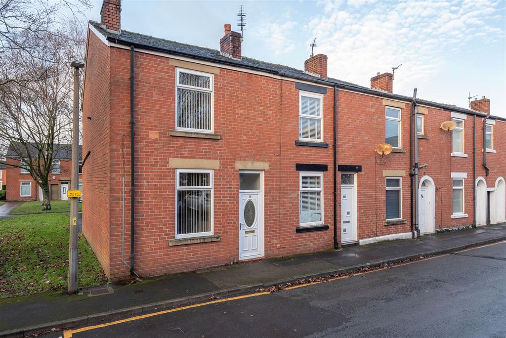 Property photo 1 of 14 Front External