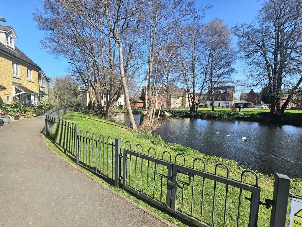 Property photo 2 of 19 4 Caswells Mews Mill Pond.Jpg