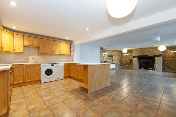 Property photo 3 of 9 244261
