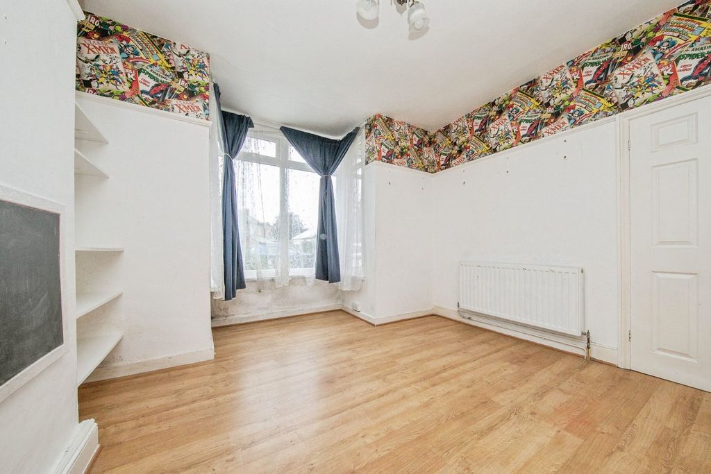 Property photo 3 of 18