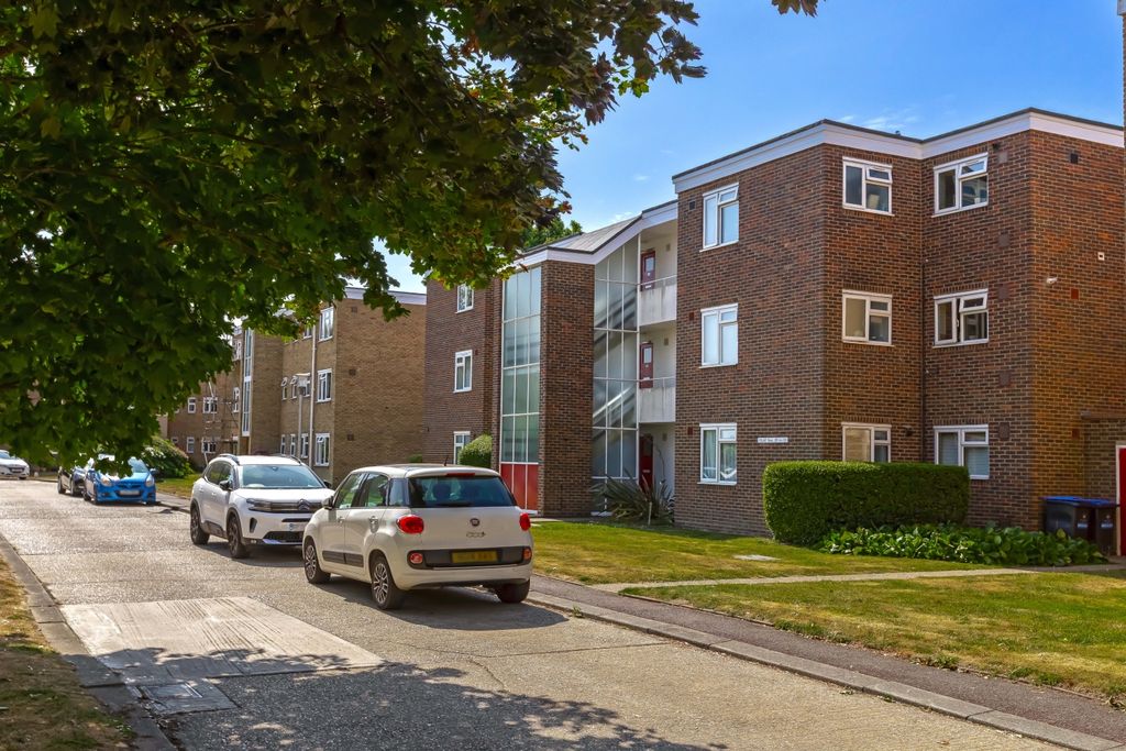 Property photo 1 of 12 Sunningdale_11