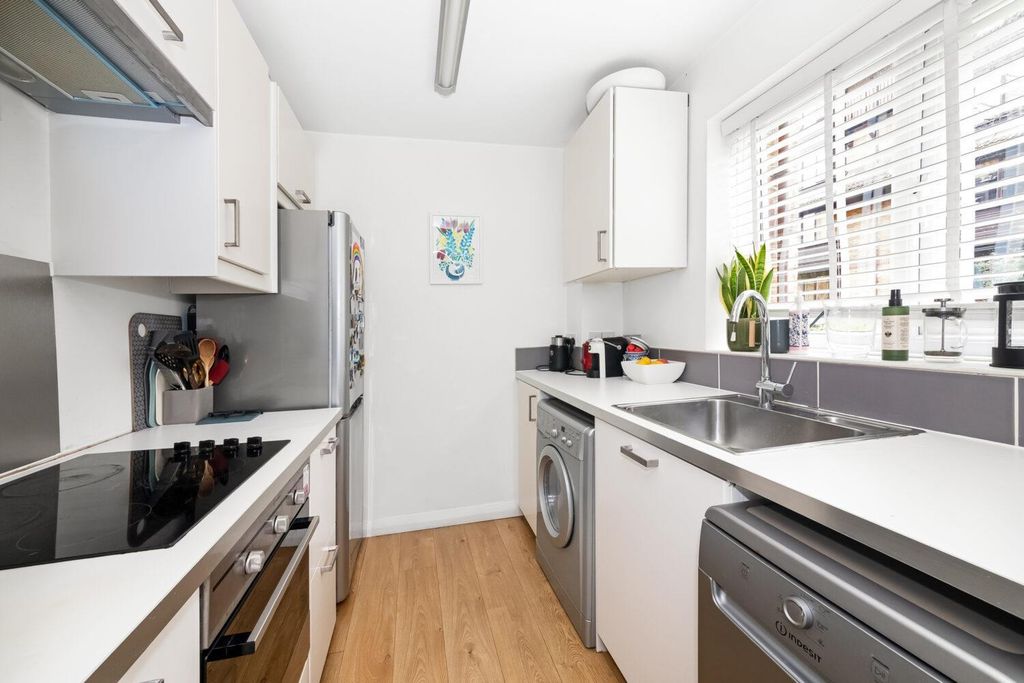 Property photo 3 of 9 En9Oimffceurzticapgnkg.Jpg