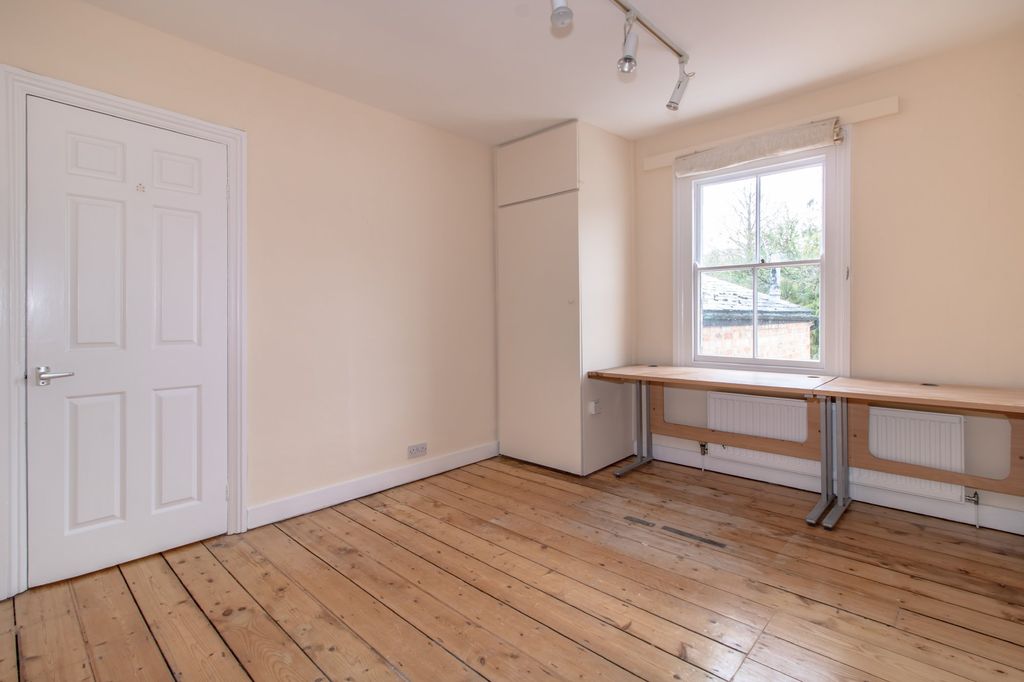Property photo 2 of 13 Photo 02