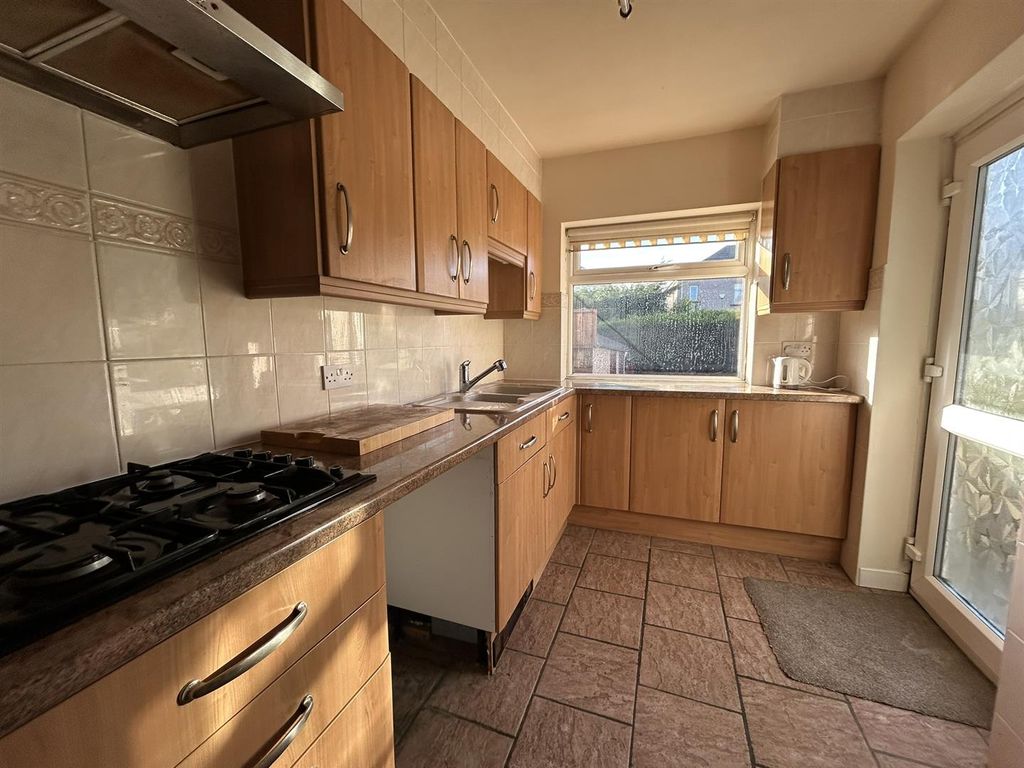 Property photo 3 of 33