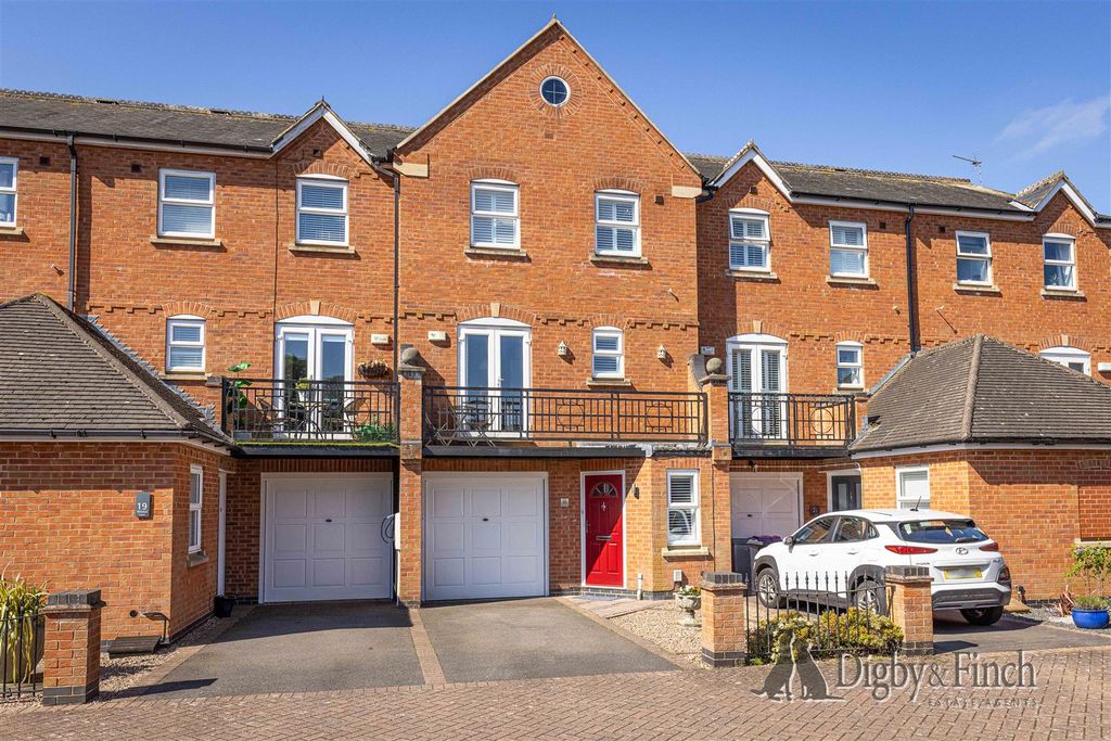 Property photo 1 of 21 Front