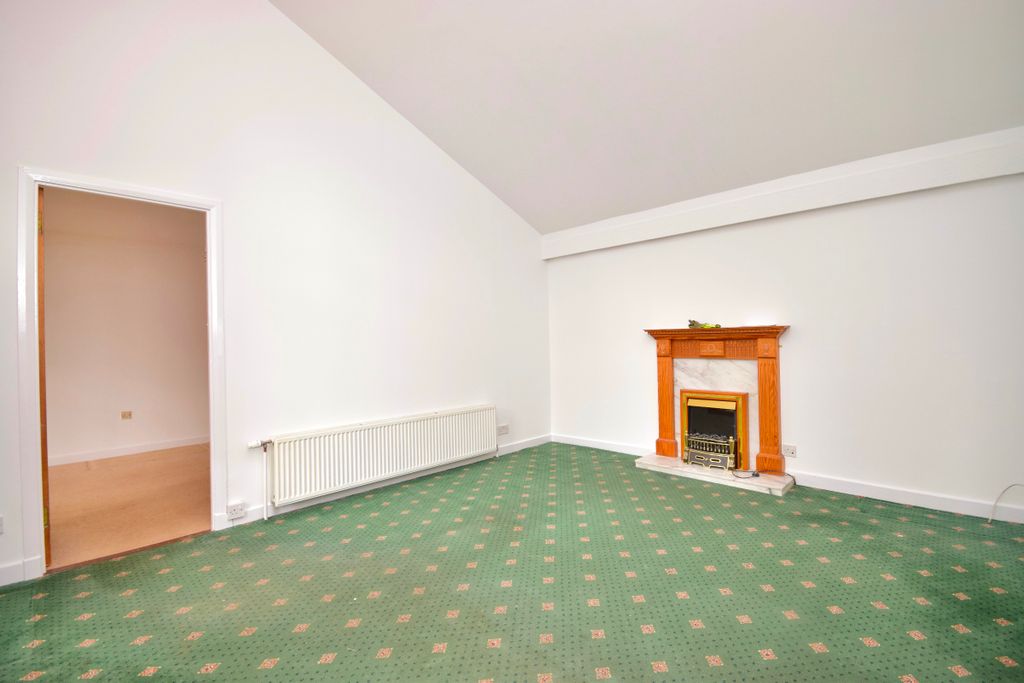 Property photo 2 of 28