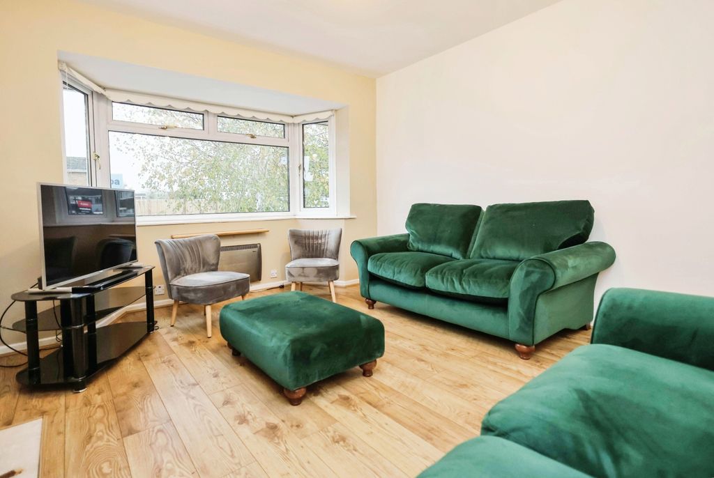 Property photo 2 of 19 8Petersfielddrivepetersfielddrivedroitwichwr97Ar-28