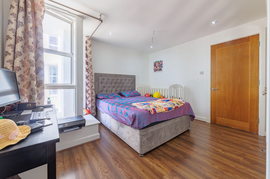 Property photo 3 of 21 Photo 2