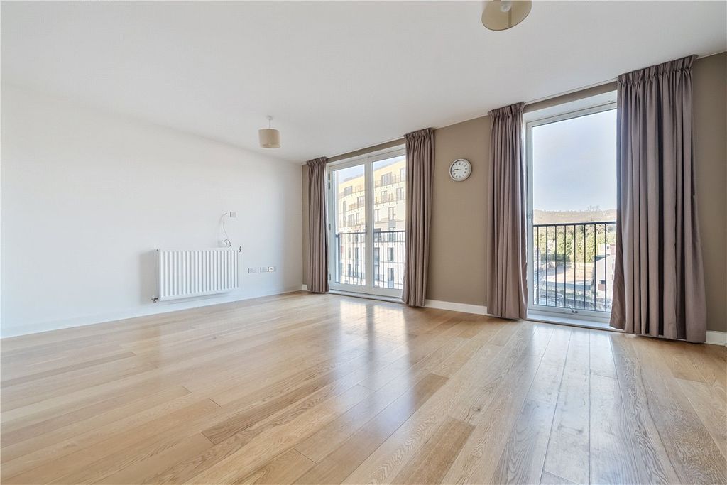 Property photo 3 of 12 Picture No. 02