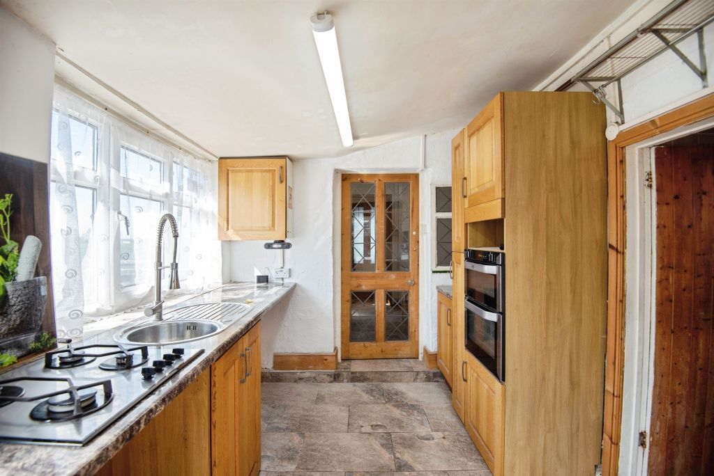 Property photo 3 of 13