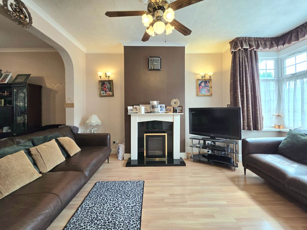 Property photo 2 of 18