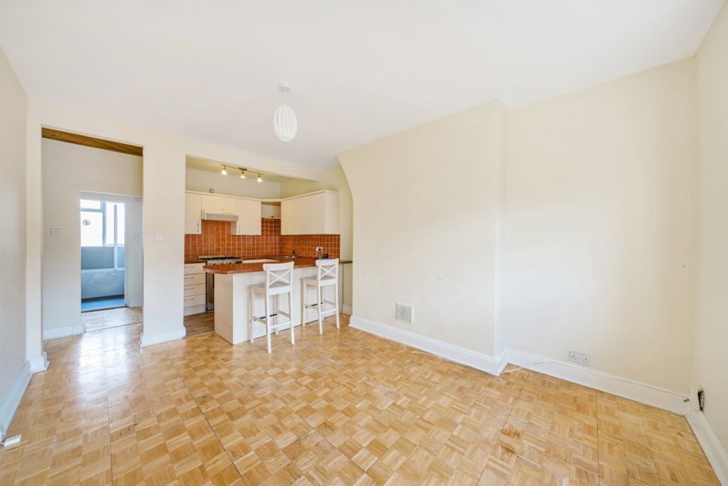 Property photo 3 of 14 1035600 (3)