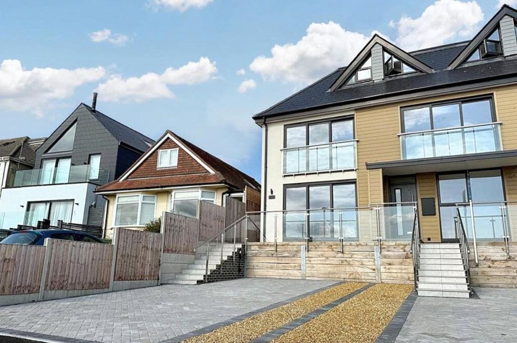 Property photo 1 of 19 Sterte Esplanade