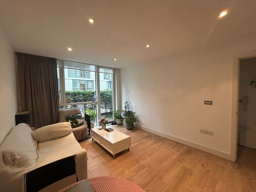 Property photo 2 of 11 108 Lettings