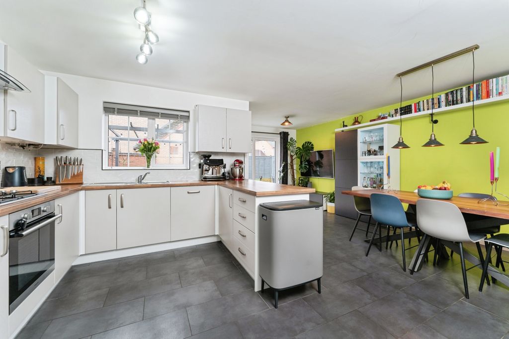 Property photo 1 of 20 Kitchen Diner