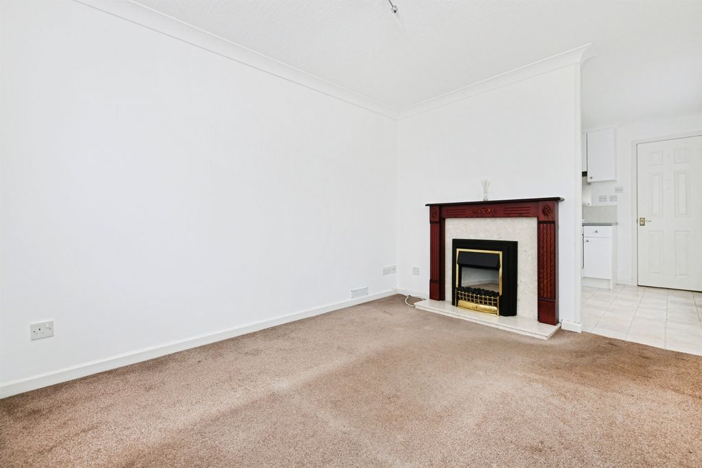 Property photo 3 of 14